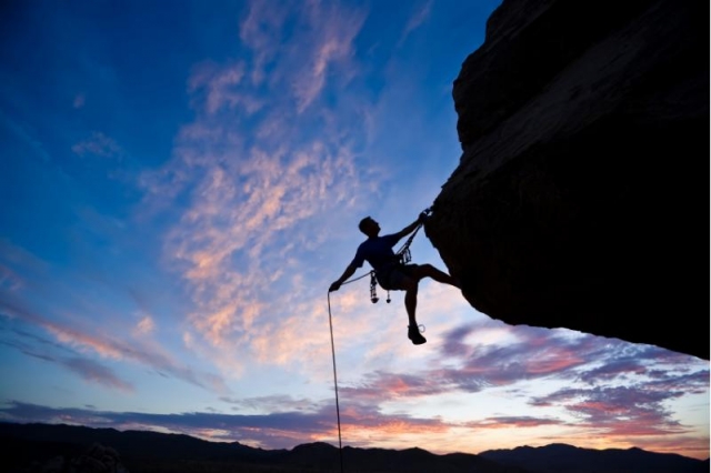  Disfrule de los places de la escalada en un entorno magnífico con la Oficina de los Instructores del Valle del Hérault 